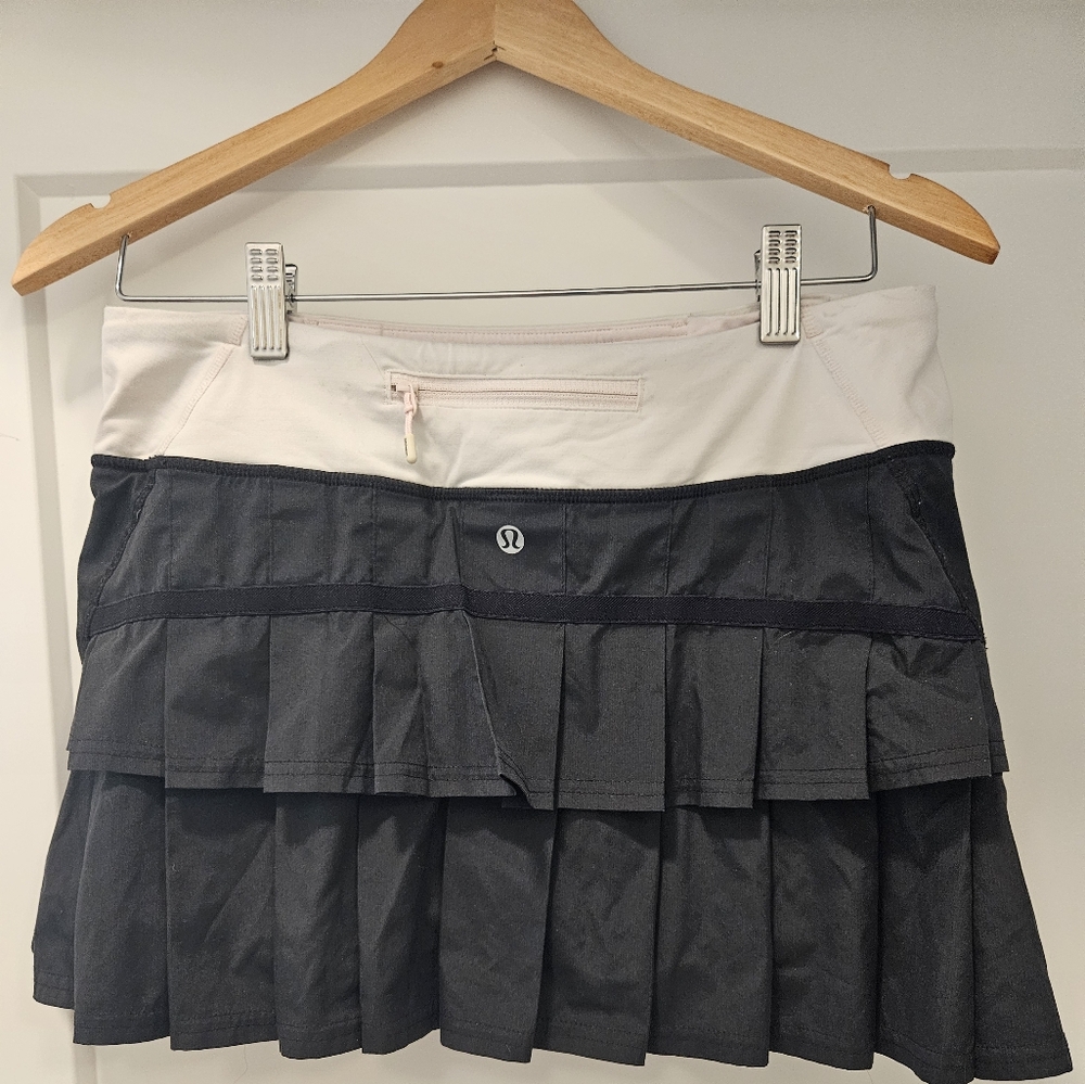 Lululemon Pace Setter Skirt black size 6